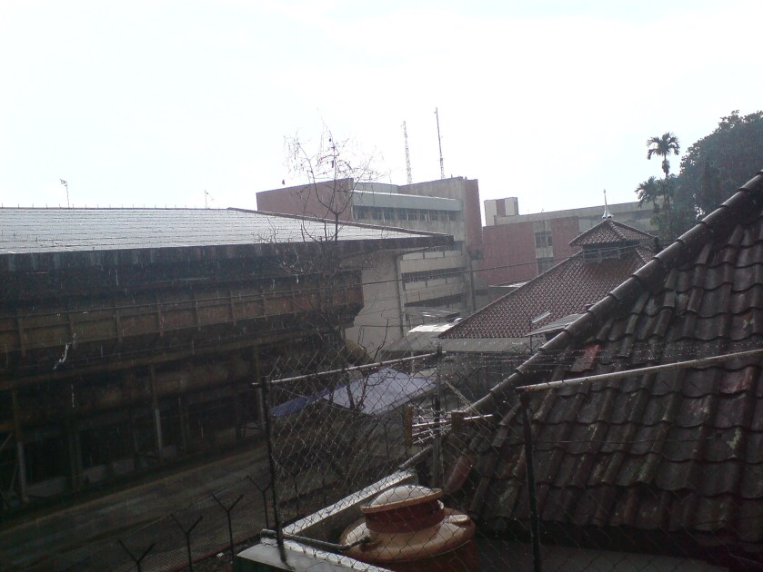 Pemandangan Luar dari Jendela