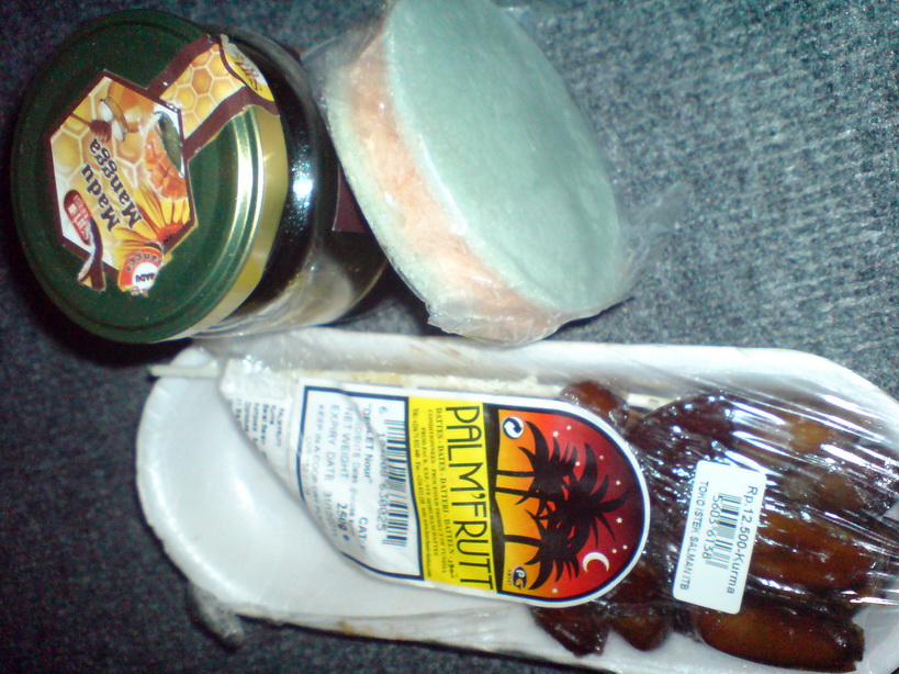 Madu, Kurma, dan Arum Manis