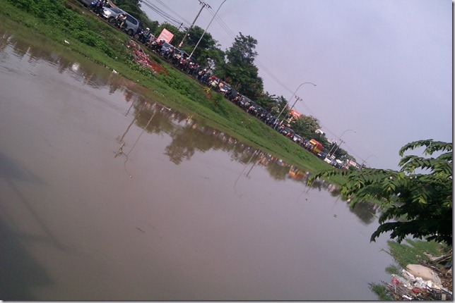 Sungai dari Sisi Kumuh