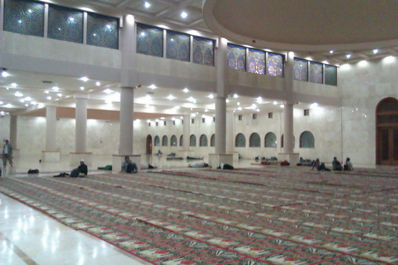 Suasana Hall Masjid Pukul 21, Sisi Utara Hall