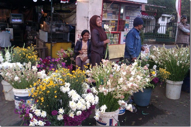Ibunya Bergaya Saat Difoto