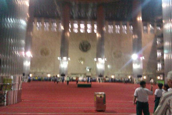 Sekelebat Ruang Utama