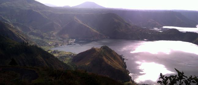 Danau Toba Bukit Satu Pohon - 04