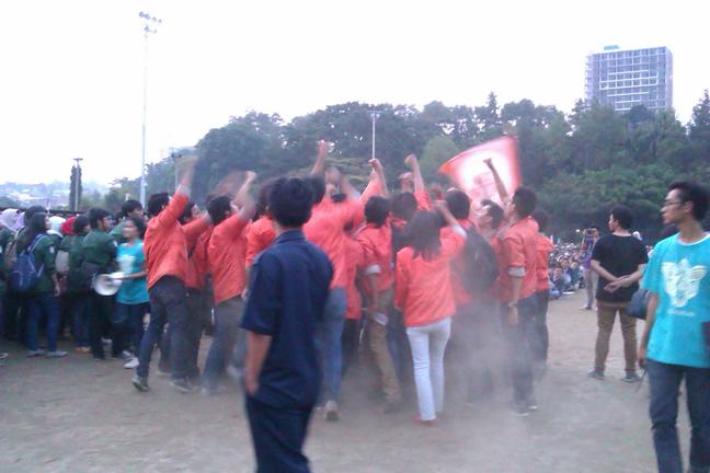 Demonstrasi Yell-yell di Hadapan Maba