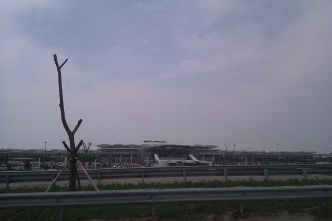  Bandara Kualanamu dari Jauh