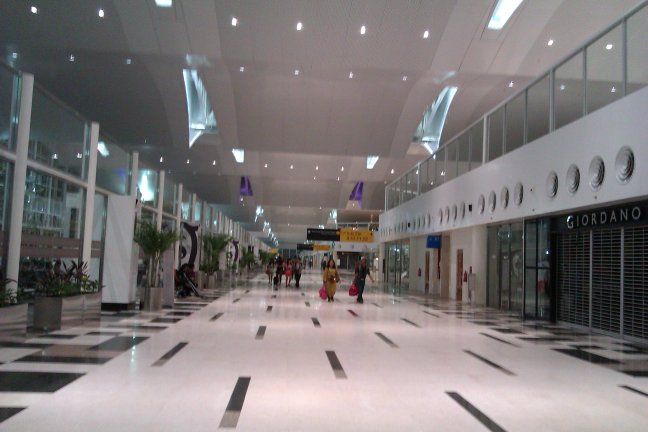 Koridor di depan gate