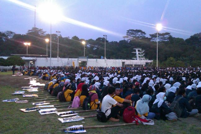 Taplok di Belakang Barisan Maba (Area Depan Panggung)